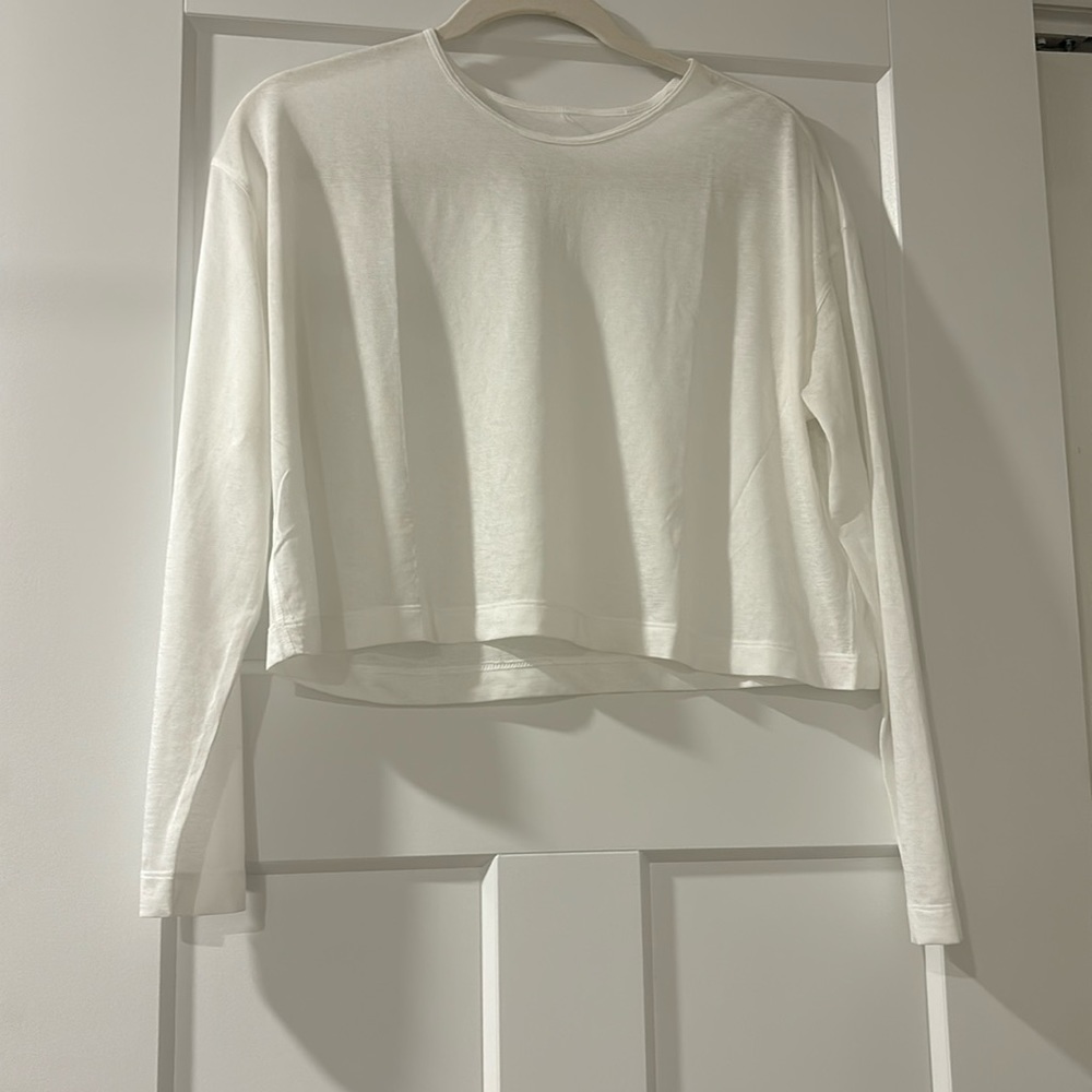 New ! Lulu no tag White T-Shirt S